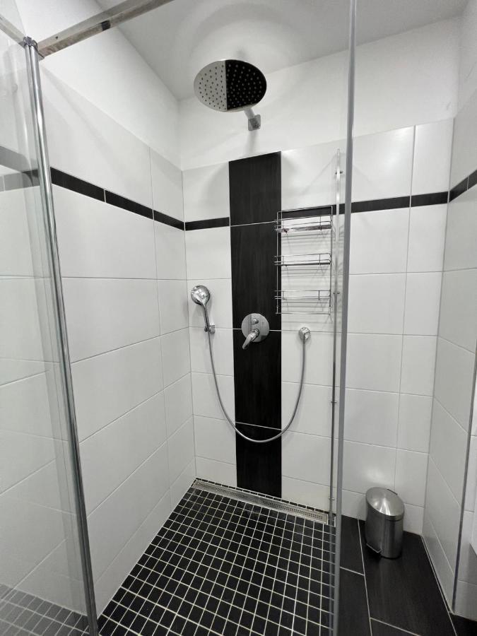 Monterey Apartment Vienna Viena Exterior foto